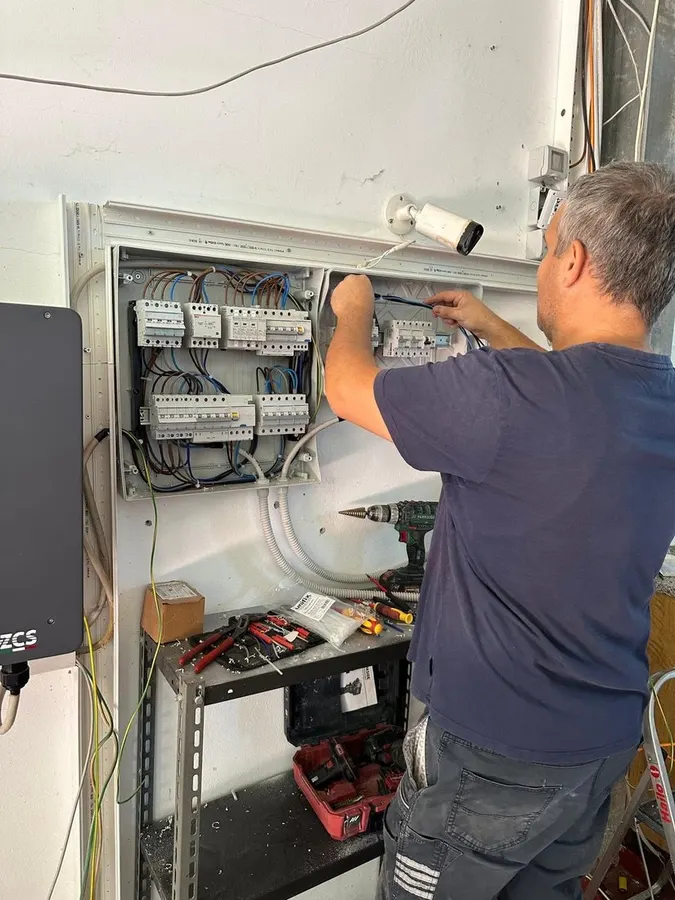 Cablaggio del quadro con linea EPS